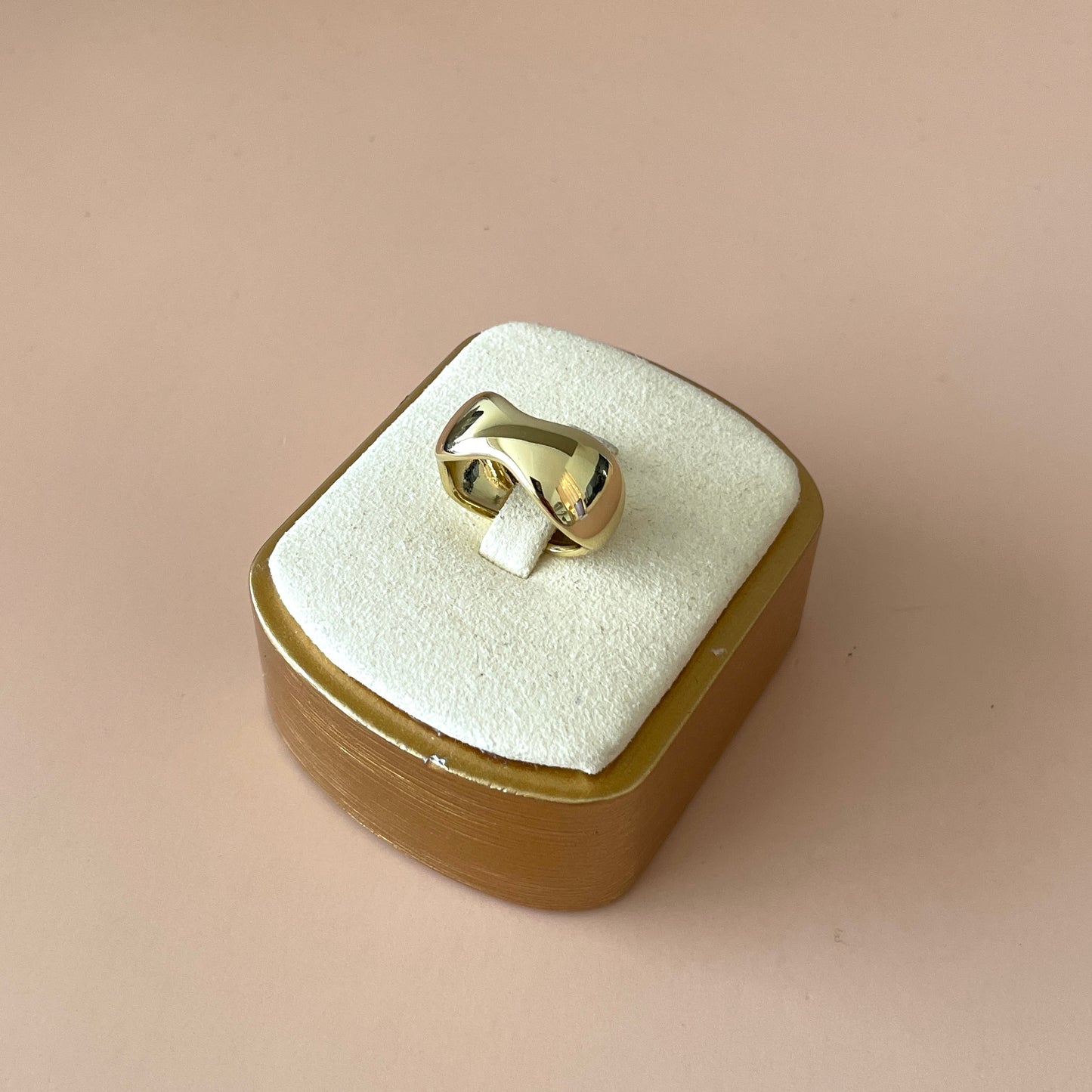 ANILLO ANCHO IRREGULAR GOLD