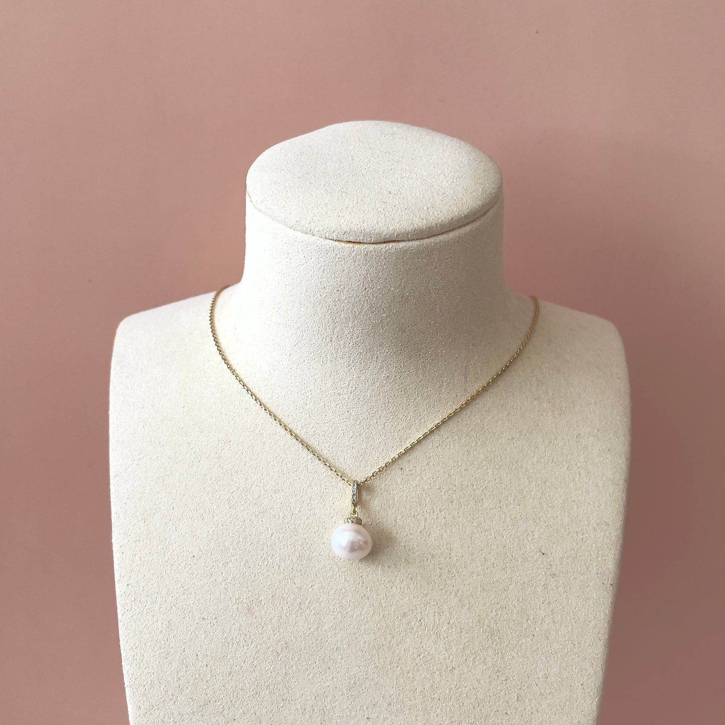 COLLAR  DE PERLAS Y BASE ZIRCONIAS 925