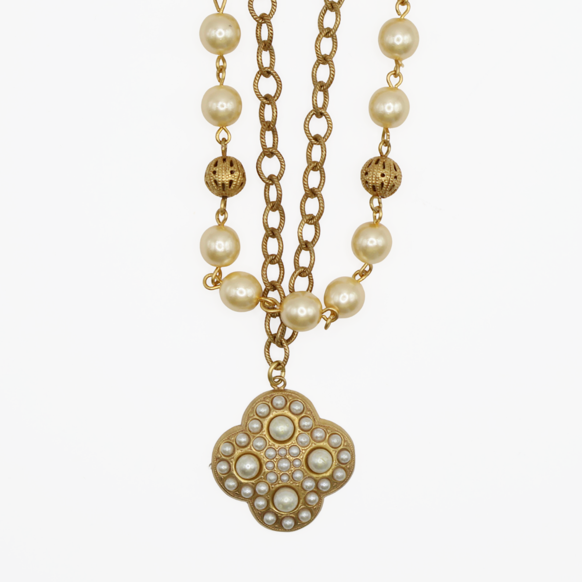 COLLAR PERLAS & DIJE TREBOL PERLAS MINI