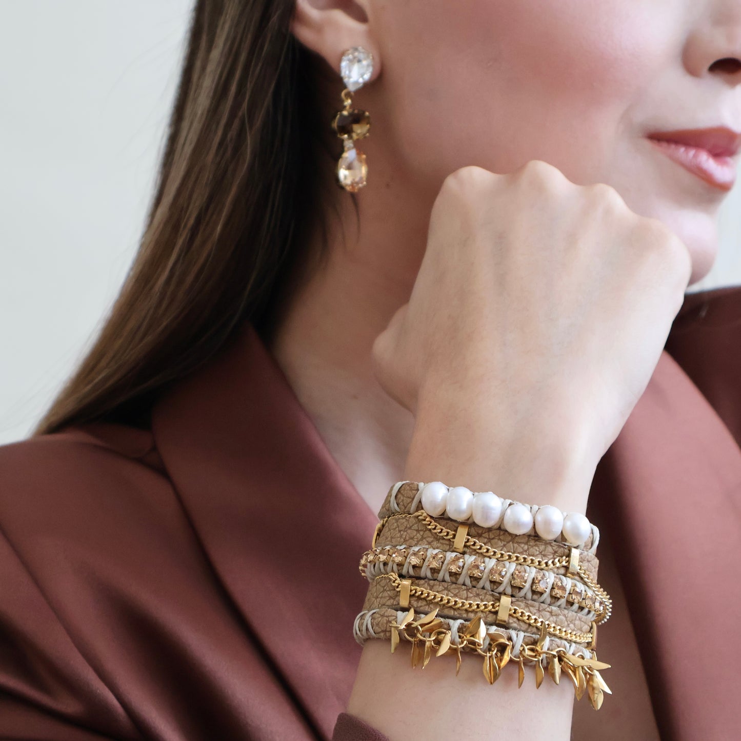 PULSERA HANCHA DORADA PERLAS Y CADENA CRISTAL DORADO
