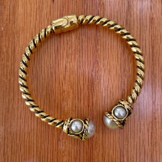 BRAZALETE CON NEGRO Y PERLA