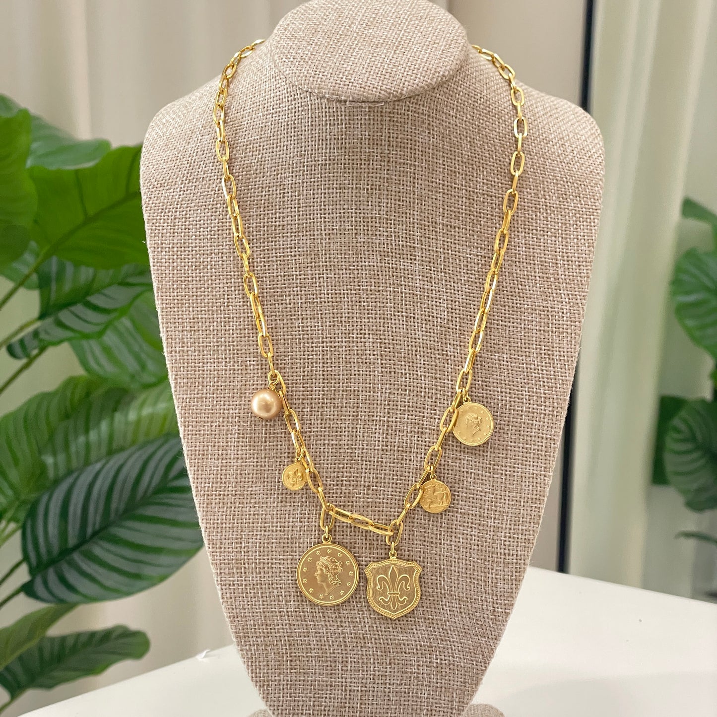 COLLAR ADRIANNE DIJES MONEDAS