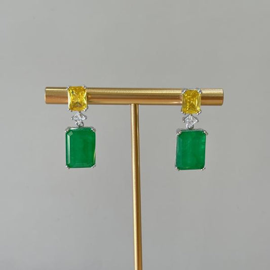 ARETES DANIEL DOS CRISTALES AMARILLO Y EMERELAD