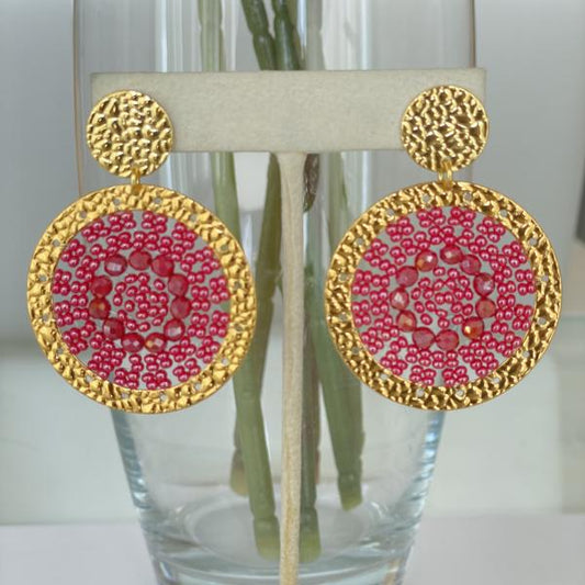 ARETES MINI RIO DISEÑO MARTILLADO CON 1 CIRCULO METALICO Y CON CRISTAL - ROJO