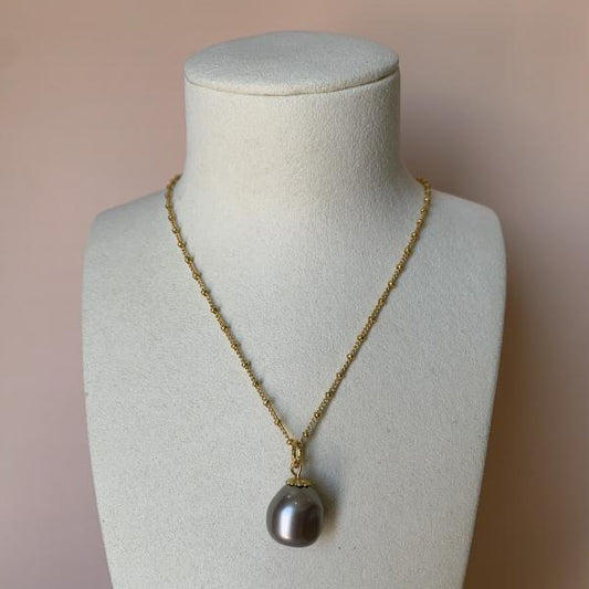 COLLAR PERLA GRIS