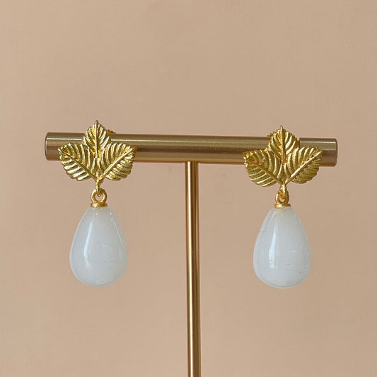 ARETES MILKY CHALCEDONY