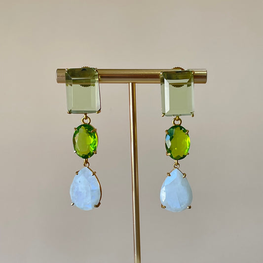 ARETES GEMSTONE MILKY CHALCEDONY