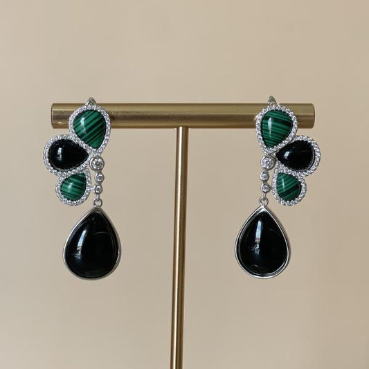 ARETES PETALO NEGRO