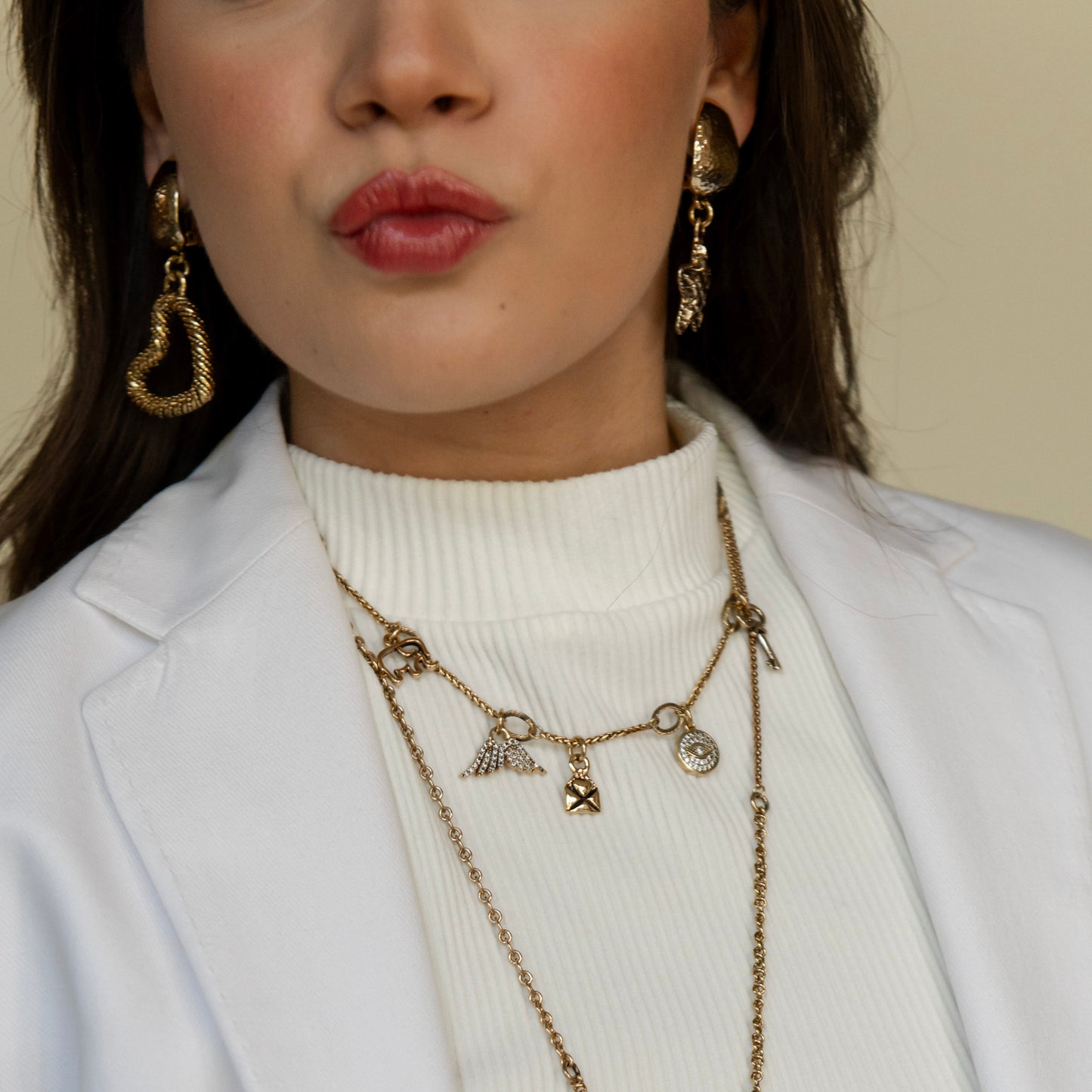 COLLAR WHISPERS CHARMS