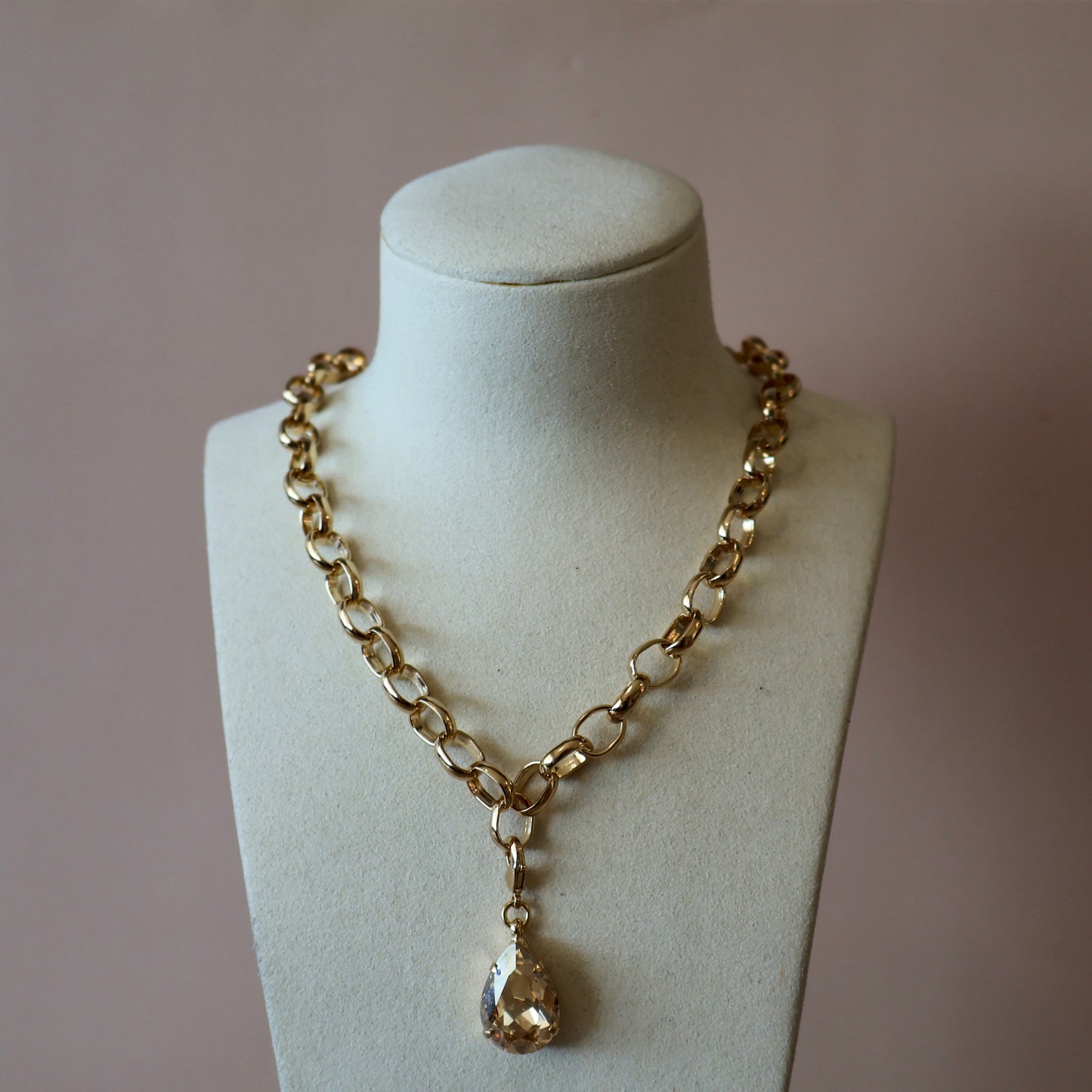 COLLAR DROP CHARM GOLD
