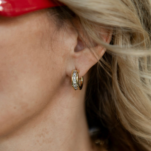 ARRACADAS GLOWY HOOP