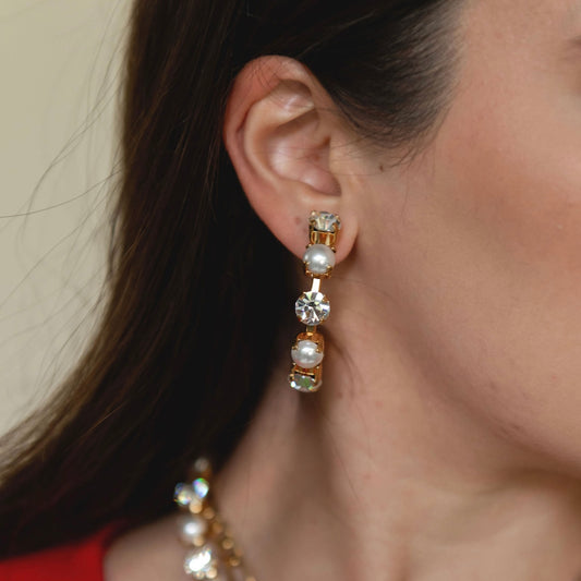CRYSTAL HOOPS CLEAR Y PERLA