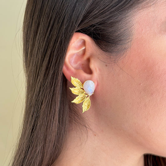ARETES RAINBOW MOONSTONE