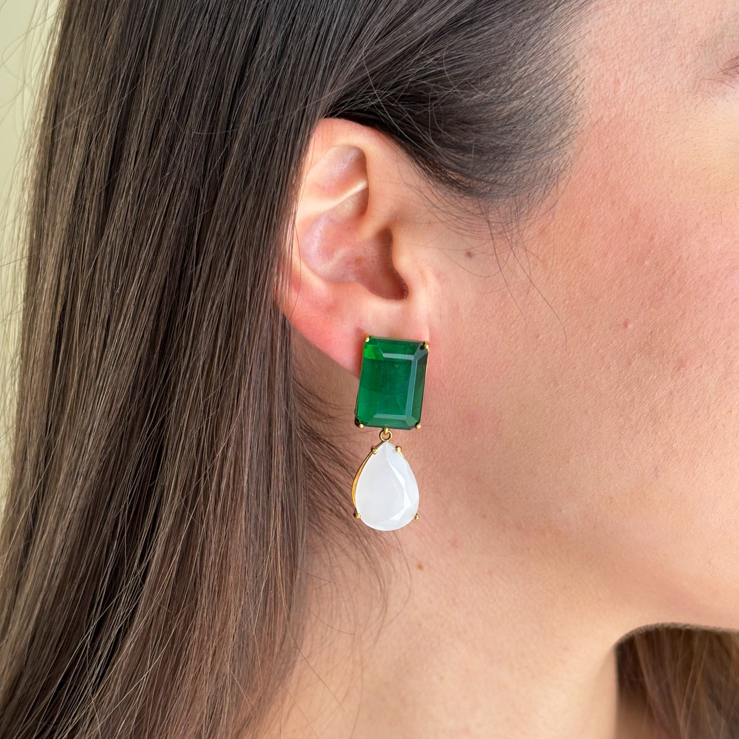 ARETES GEMSTONE MILKY CHALCEDONY & EMERALD