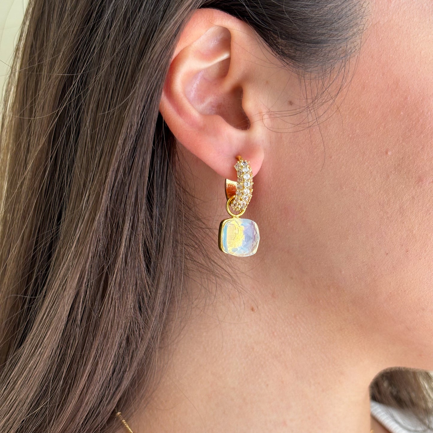 ARETES WHITE QUARTZ
