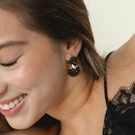 ARETES NIZA NEGRO