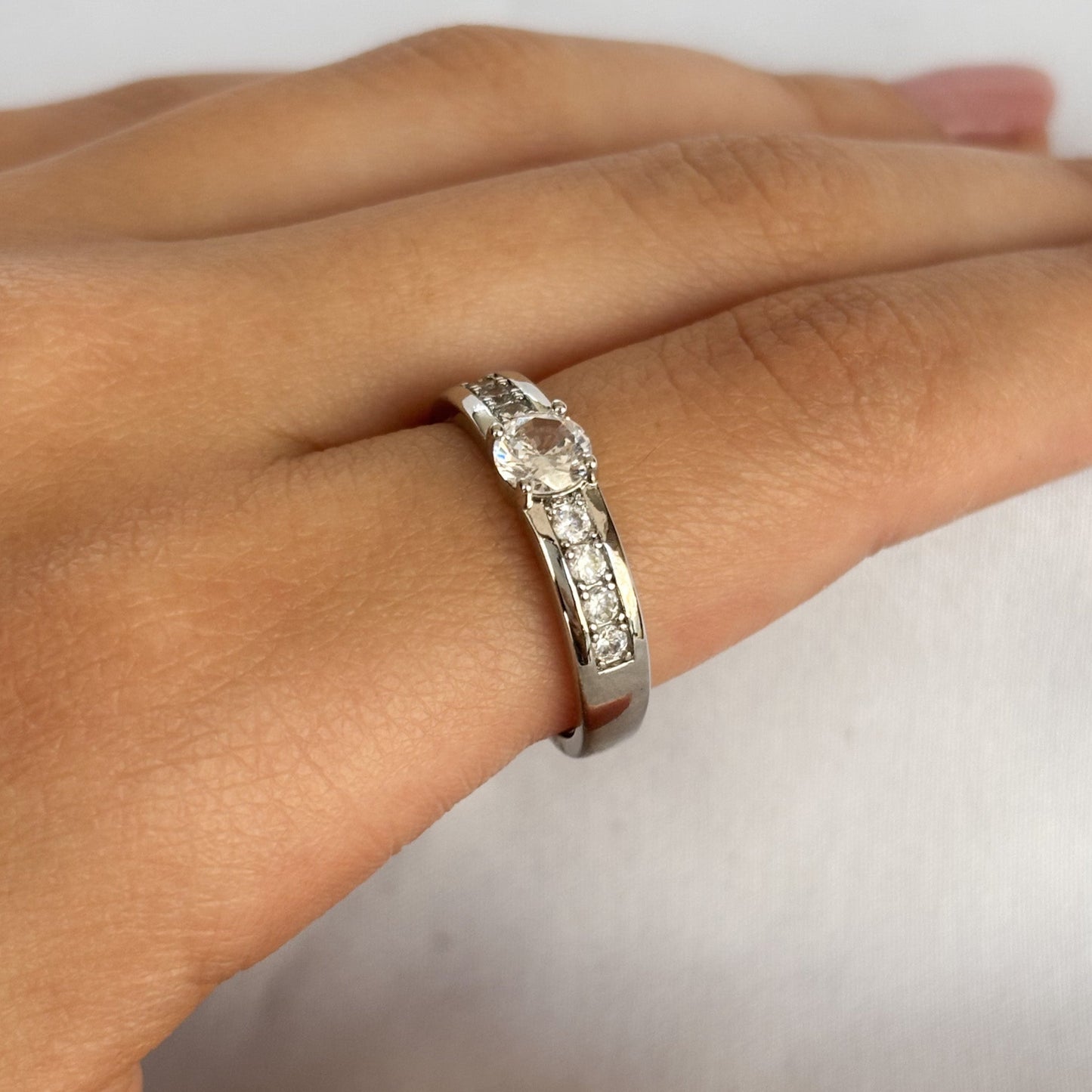 ANILLO SILVER CON CRISTALES